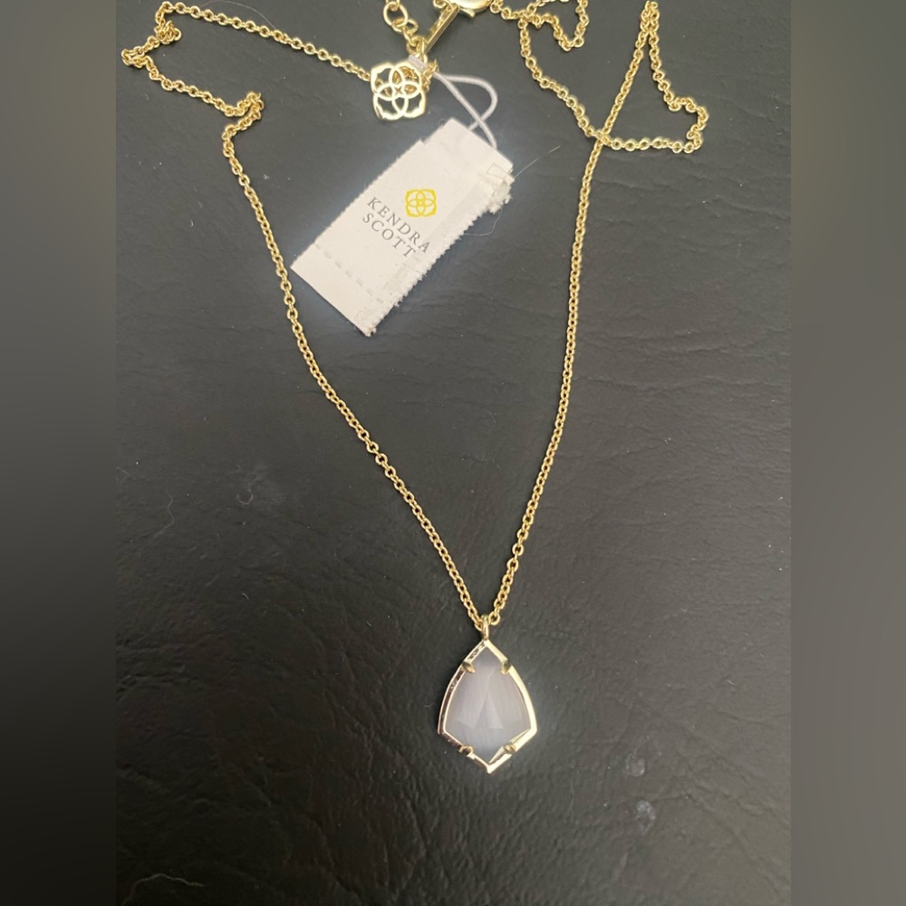 Kendra Scott Cory necklace in gray cat’s eye - Picture 2 of 3